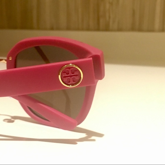 ⚱️Tory Burch⚱️Matte Racing Red & Brown Glass - Picture 2 of 4